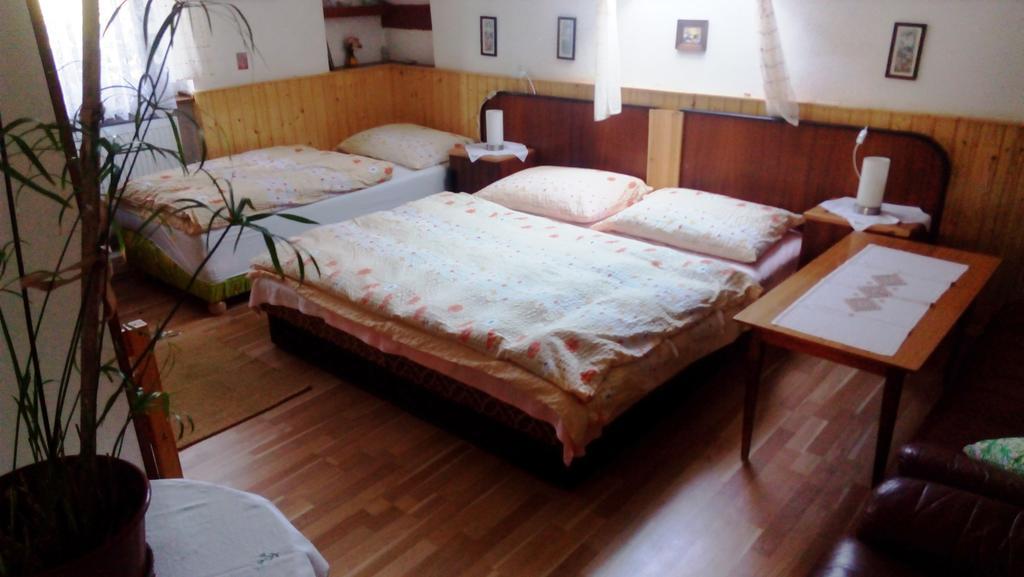 Отель U Tri Kocek Яблонне-в-Подьештеди Экстерьер фото