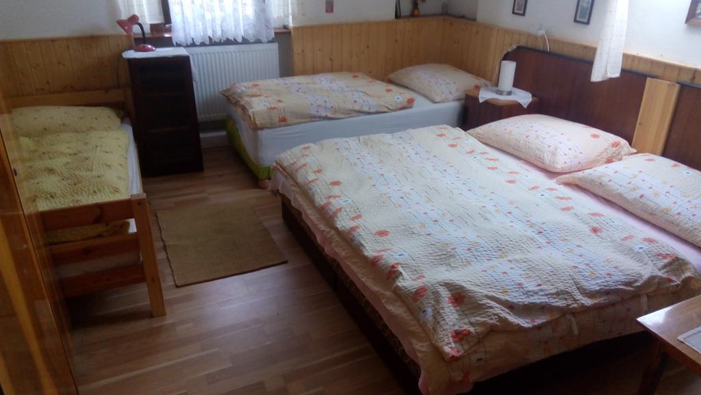 Отель U Tri Kocek Яблонне-в-Подьештеди Экстерьер фото